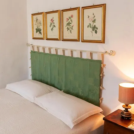 Apartment Tipica Casa Nelle Crete Senesi *